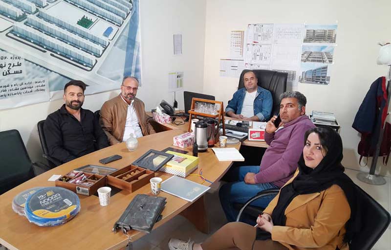 Briefing meeting of the sales team of Noora Kabl Pars Company wit